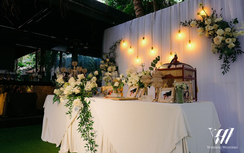 Bàn gallery/reception tiệc cưới Giàu-Phong-Wedding Wonders Việt Nam