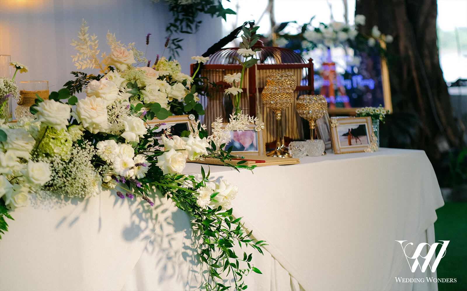Bàn gallery/reception tiệc cưới Giàu-Phong-Wedding Wonders Việt Nam