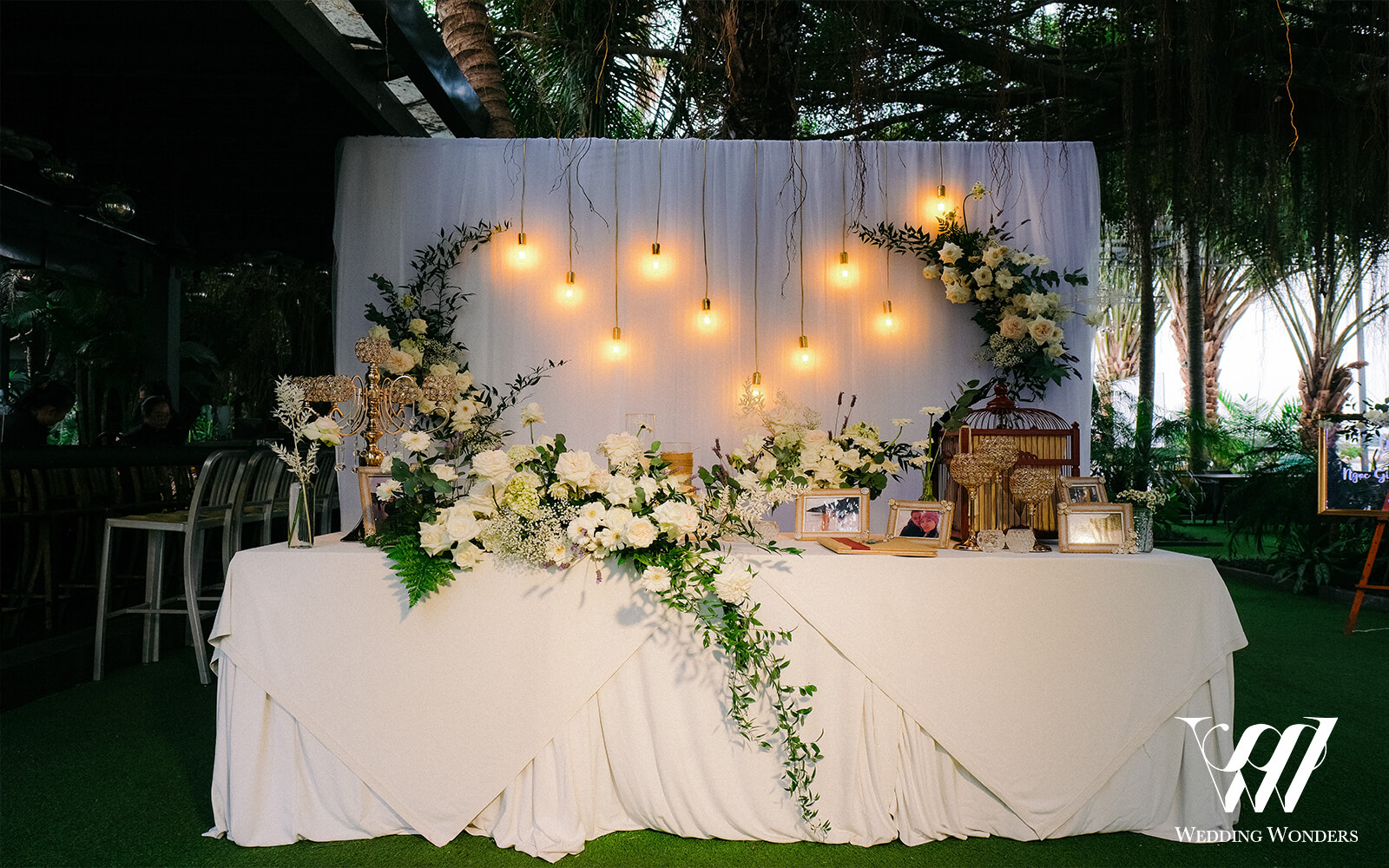 Bàn gallery/reception tiệc cưới Giàu-Phong-Wedding Wonders Việt Nam