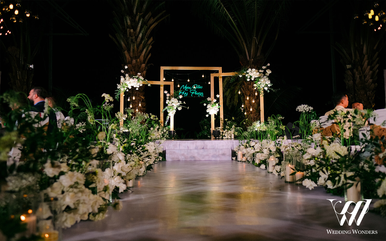 Lối đi tiệc cưới Giàu-Phong-Wedding Wonders Việt Nam