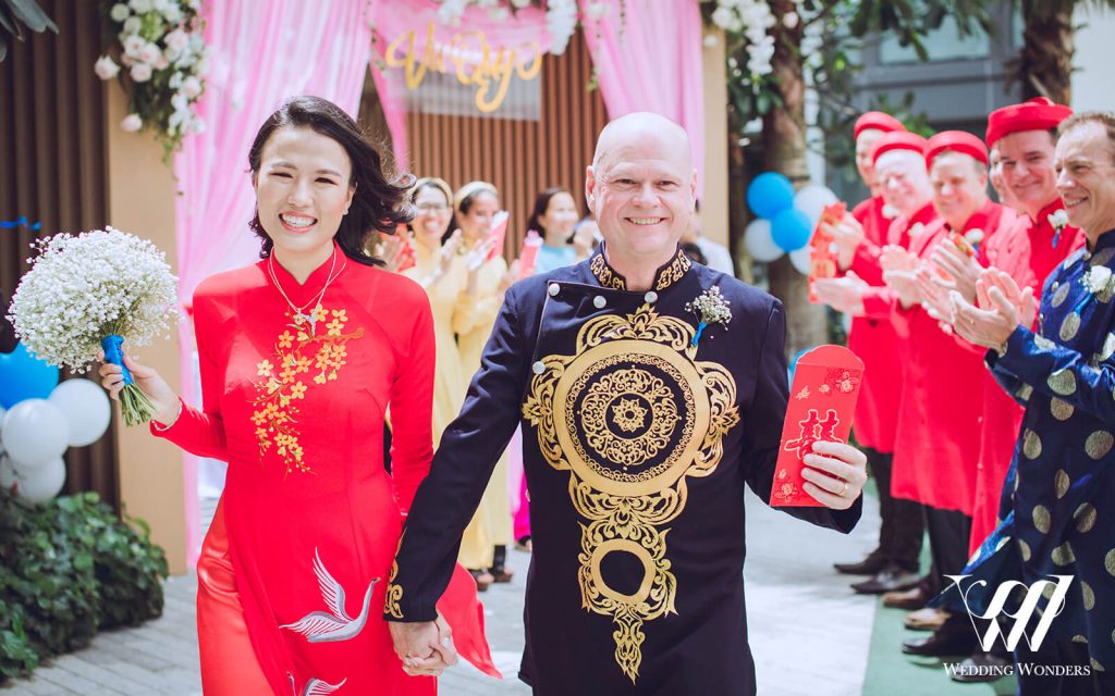 Gia-tiên-Đức-Warren-Trang-tri-gia-tiên-lên-ke-hoach-to-chuc-tiec-cuoi-Wedding-Wonders-Việt-Nam