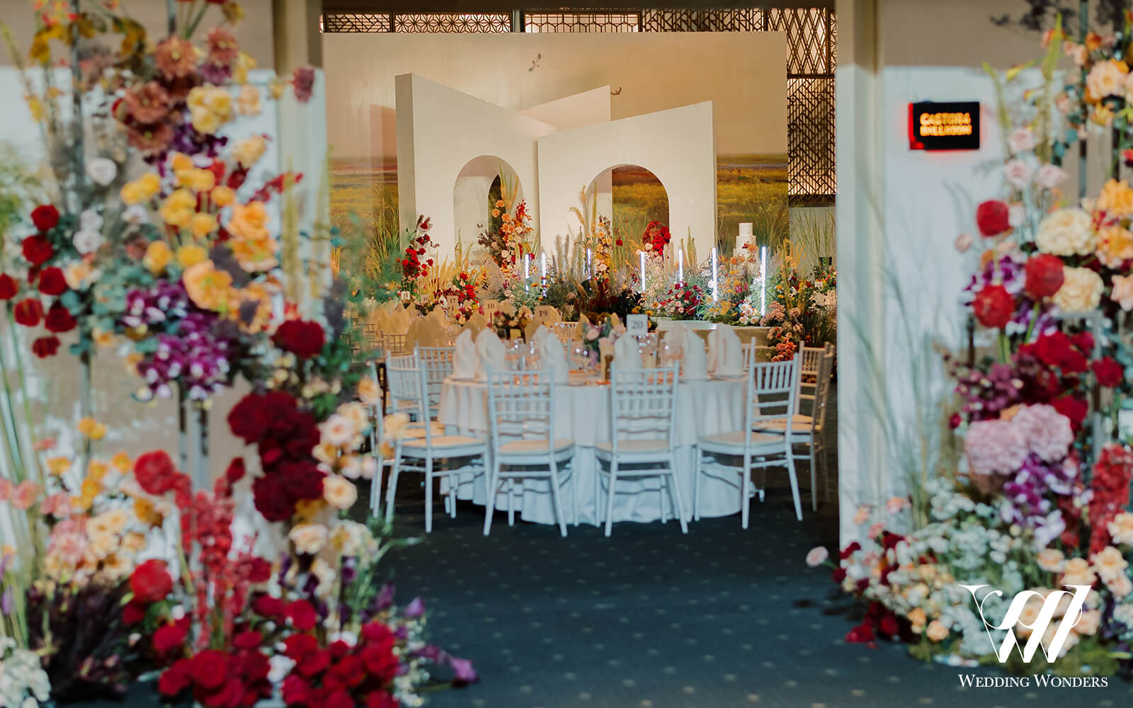 Cổng-hoa-tiệc-cưới-Hanh & Dienel-gem-center-Decor-by-Wedding-Wonders-Viet-Nam