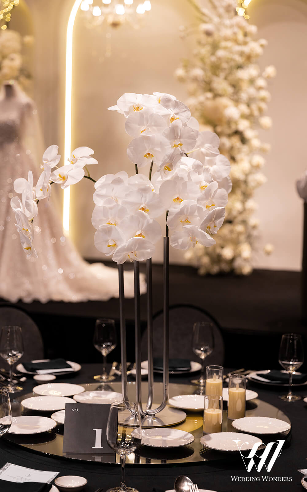Hoa bàn tròn tiệc cưới Ji & Lee tại Sofitel by Wedding Wonders Việt Nam