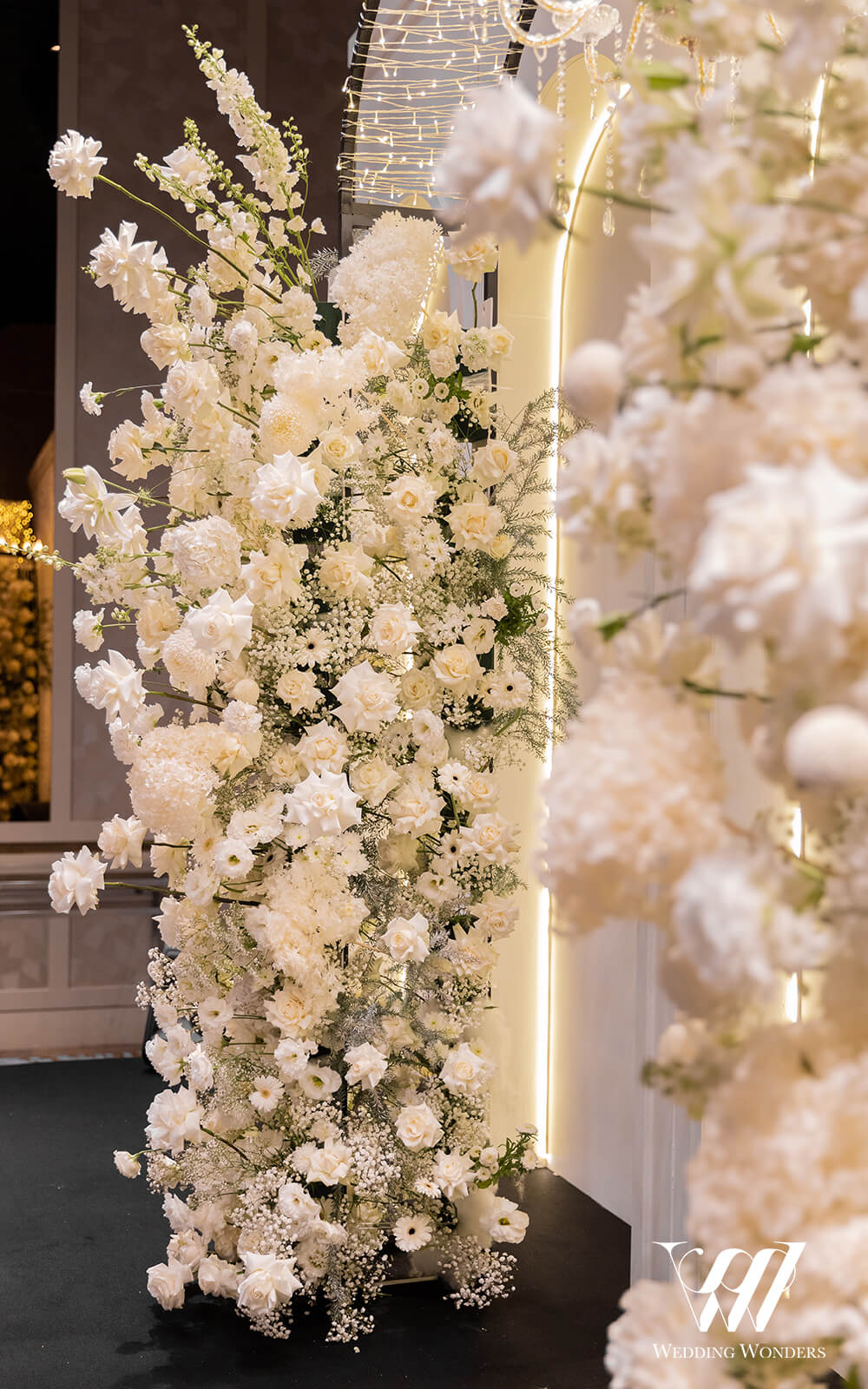Sân khấu tiệc cưới Ji & Lee tại Sofitel by Wedding Wonders Việt Nam